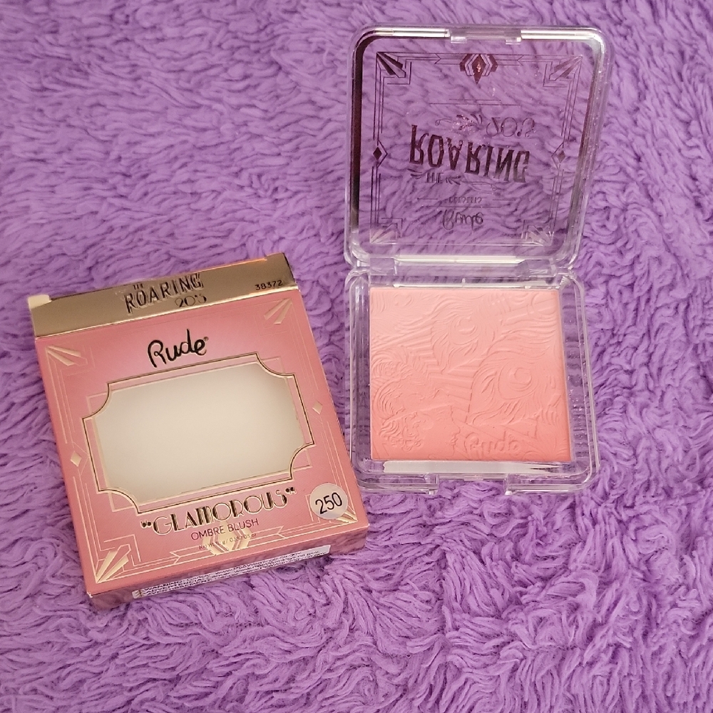 RUDE Glamorous Blush in Soft Pink